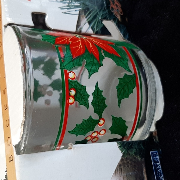 Vintage  holiday mug set never opened - Picture 2 of 4